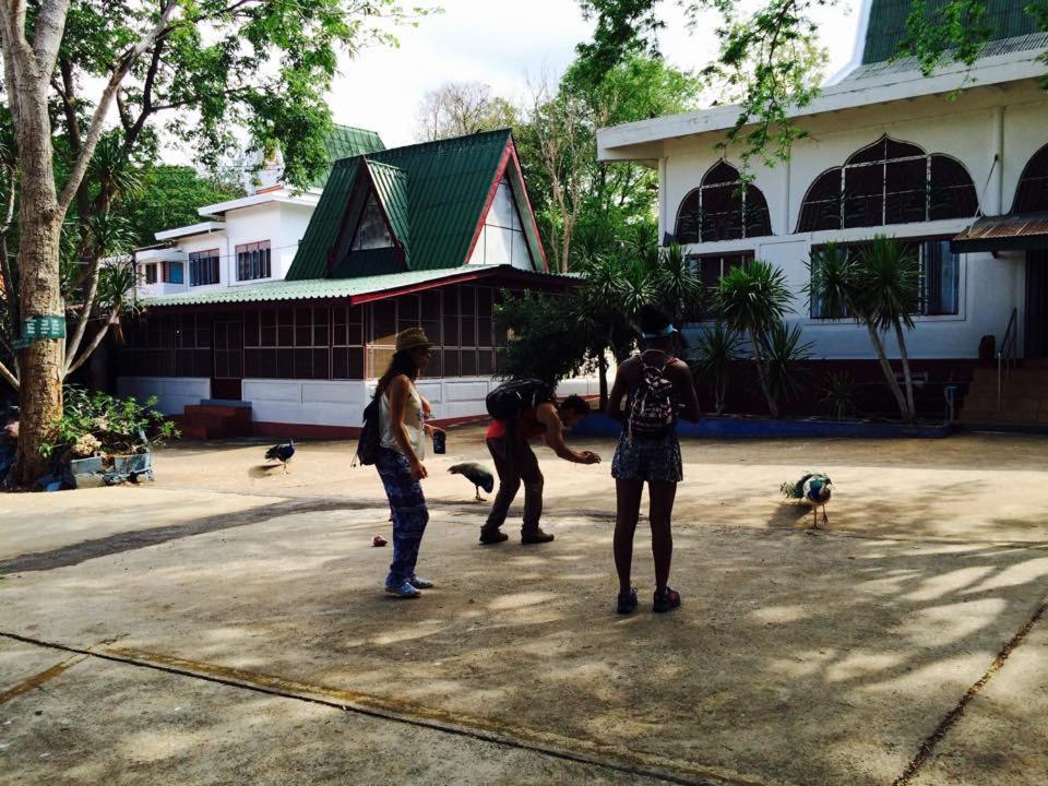 Pee Homestay Lopburi Ban Tha Krayang Exterior photo