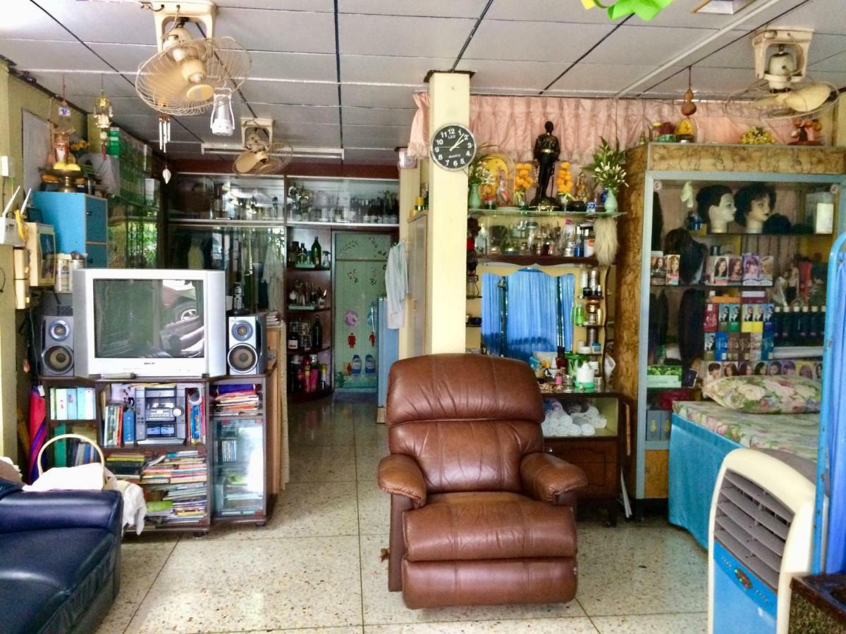 Pee Homestay Lopburi Ban Tha Krayang Exterior photo